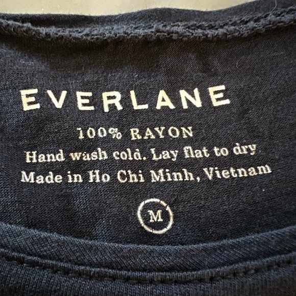 Everlane Basics T-Shirt Set (3) in White, Navy Blue, & Teal Size Medium - Picture 10 of 11